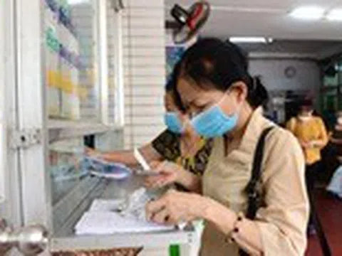 Người bệnh mạn tính lấy thuốc 2 tháng/lần, có phải lợi đôi đường?