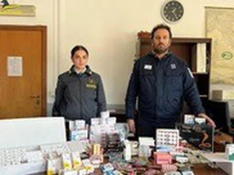 Ý thu hơn 2 triệu liều thuốc cải thiện 'chuyện giường chiếu' nhập lậu