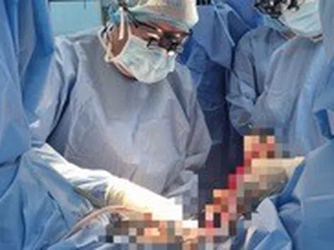 Hơn 6.000 người bệnh hẹp niệu đạo thoát cảnh mang túi thông tiểu suốt đời