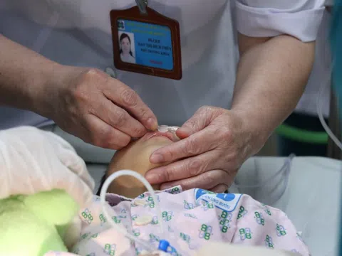 Bé gái 3 tuổi mắc ung thư vùng kín hiếm gặp
