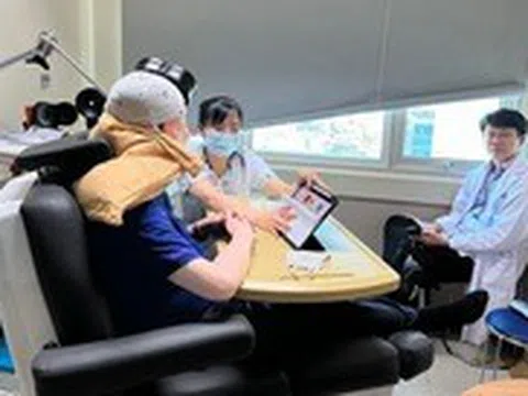 Mẹ tôi mắc bệnh Alzheimer ngày càng mất ý thức, sẽ phải uống thuốc ra sao?