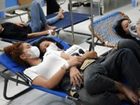 Hơn 60 công nhân nhập viện nghi ngộ độc sau bữa cơm trưa