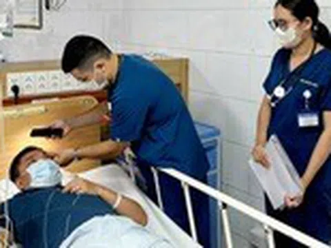 5 người ngộ độc sau tiệc cưới: Methanol trong rượu cao gấp 40 lần