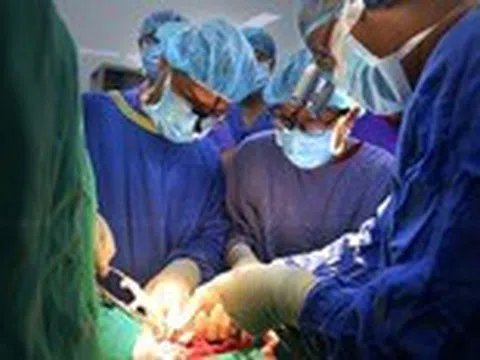Người được ghép khí quản từ người cho chết não đã phục hồi khỏe mạnh