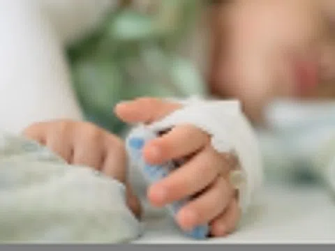 Bé 1 tuổi ho đến kiệt sức vì căn bệnh nguy hiểm