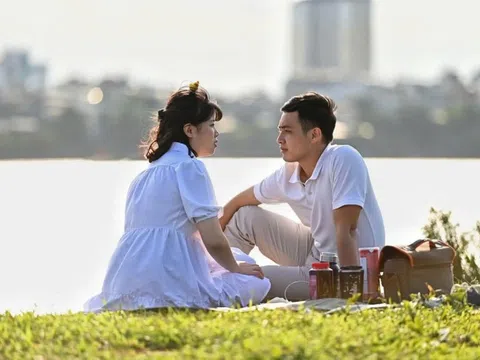 Đề xuất giờ làm việc đủ ngắn để nam nữ có thời gian tìm bạn đời