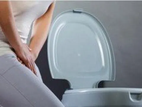 Vì sao phụ nữ dễ mắc són tiểu?