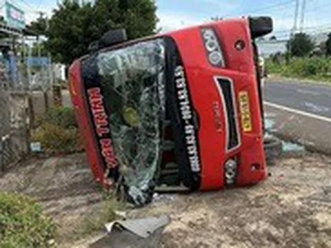 Vụ lật xe khách ở Gia Lai: Người phụ nữ chạy xe máy nguy kịch