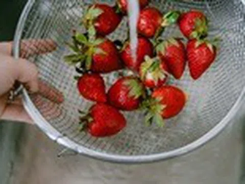 Cách rửa trái cây và rau củ để loại bỏ thuốc trừ sâu