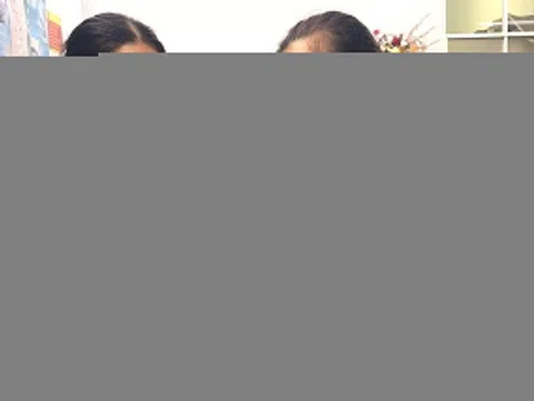 Người TP.HCM đưa con đi tiêm vaccine sởi trước năm học mới