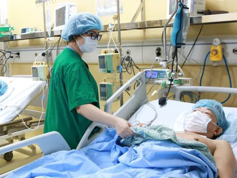 Hai bệnh nhân nhận tạng hiến của chàng trai Hà Nội đang dần bình phục