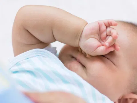 Lý do khiến trẻ sơ sinh bị đau mắt đỏ