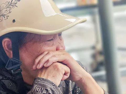 Sập cầu Phong Châu: Người nhà khóc nghẹn, ngóng chờ phép màu sẽ đến