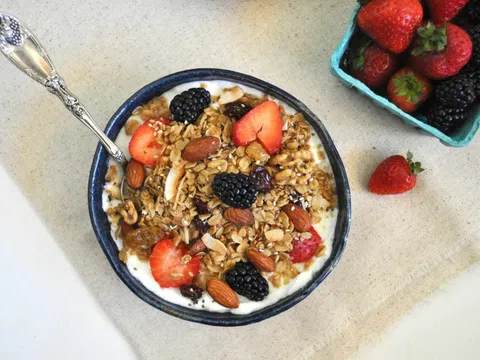 Ăn granola tốt cho sức khỏe, nhưng vẫn phải điều độ