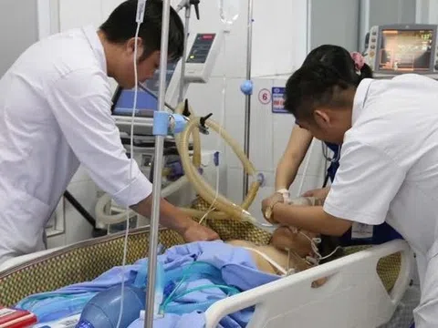 Cứu sống người phụ nữ bị vùi trong đất đá ở Yên Bái