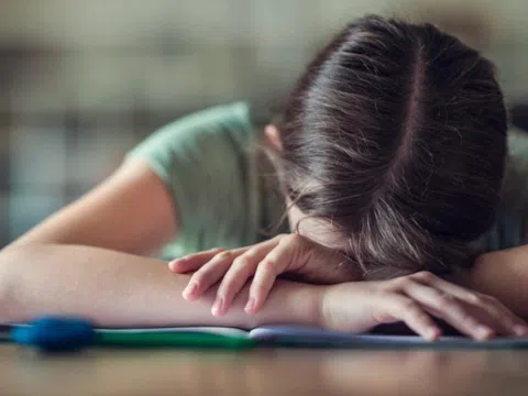 Não bộ thanh thiếu niên 'lão hóa' sớm trong COVID-19, chuyện gì xảy ra?