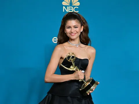 Những mỹ nhân mặc đẹp nhất lịch sử Emmy