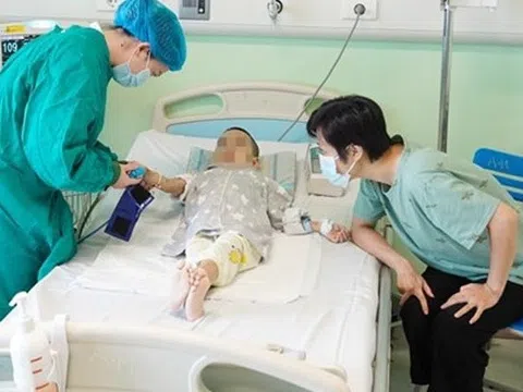 Con đường duy nhất cứu bé 4 tuổi suy thận giai đoạn cuối