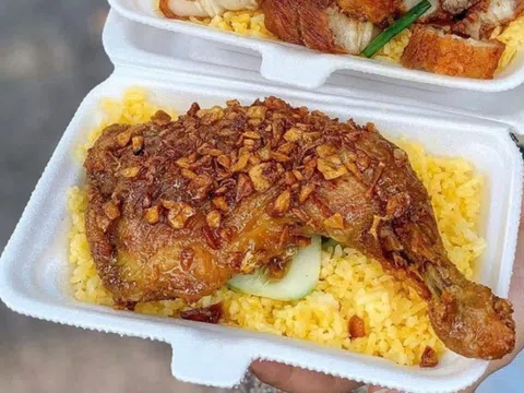 Nhập viện vì đau nhợn cổ, nuốt đau sau khi ăn cơm gà