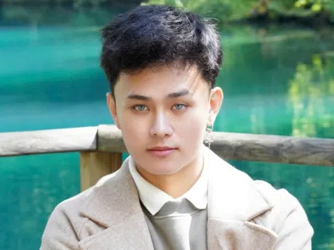 Chi gần 300 triệu để đổi màu mắt thành xanh dương