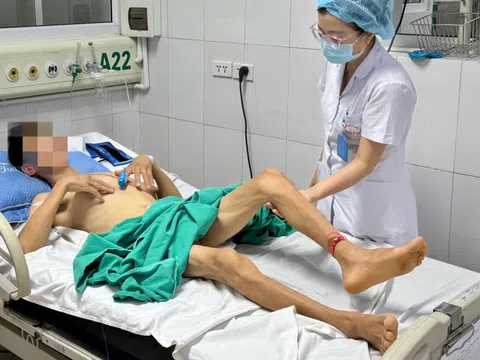 Nhập viện sau 18 ngày nhịn ăn, chỉ uống nước kiềm pha muối