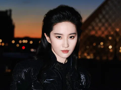 Lưu Diệc Phi, Lisa khoe phong cách ở tuần thời trang Paris