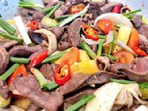 Mồ hôi biểu hiện sức khỏe, có thể trị bằng món ăn bài thuốc