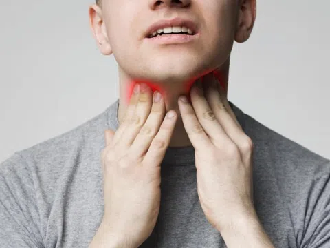 Đi khám vì đau họng và nuốt đau, bất ngờ phát hiện mắc ung thư