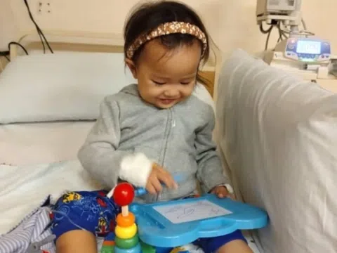 Bé gái 19 tháng tuổi đã mắc ung thư giai đoạn 3