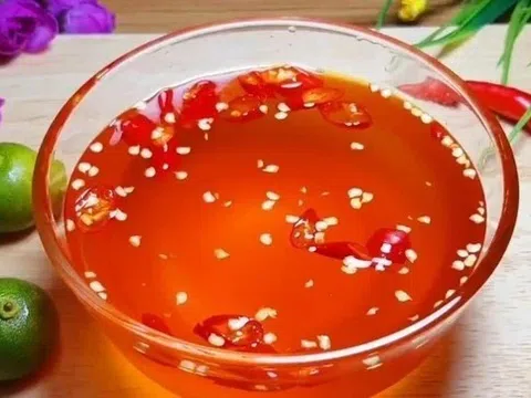 Những người nên hạn chế ăn nước mắm kẻo 'rước thêm bệnh'