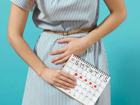 Bị rong kinh kéo dài, ăn gì để bồi bổ cơ thể?