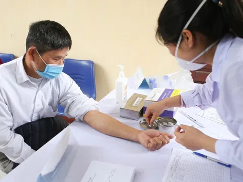 Gãy tay tự mua bột bên ngoài để bó, bột thạch cao có nằm trong danh mục bảo hiểm y tế chi trả?