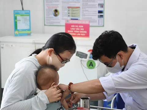 Ca mắc sởi từ các tỉnh đến khám và điều trị tại TP.HCM tăng mạnh
