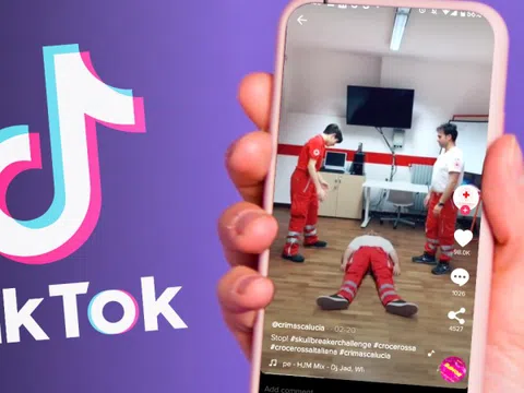 Người trẻ 'liều mạng' với thử thách TikTok, chuyên gia bối rối