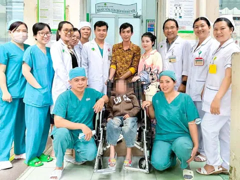 Cứu sống một bé trai 2 tuổi nguy kịch do sốt xuất huyết