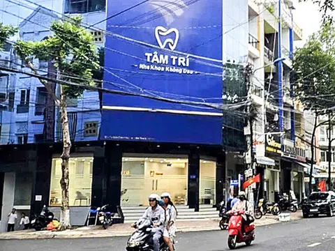 Truy tìm chủ nha khoa mở 'chui' lấy tiền khách hàng rồi đóng cửa