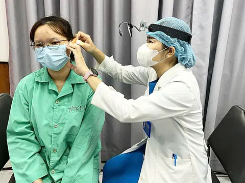 Cảnh báo chấn thương tai do lấy ráy tai