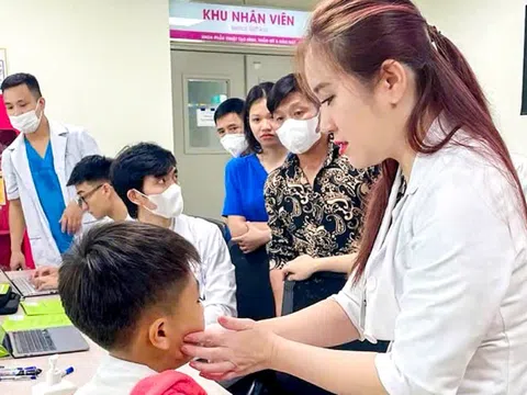 Vi phẫu tạo hình lại hàm mặt cho cậu bé 11 tuổi bị pháo nổ làm mất môi, lồi răng ra ngoài miệng