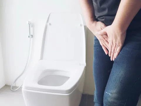 Lý do khiến bạn đi vệ sinh liên tục sau khi uống nước