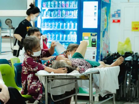 Nên chuyên nghiệp nghề chăm sóc bệnh nhân