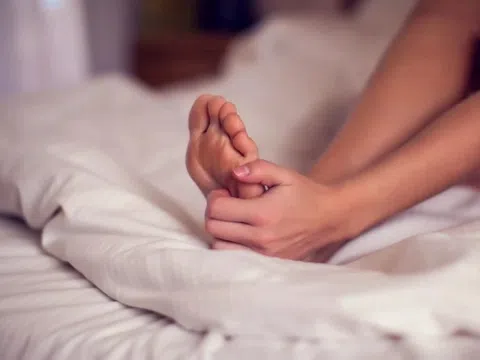 4 bộ phận sưng phù vào buổi sáng, đi khám càng sớm càng tốt