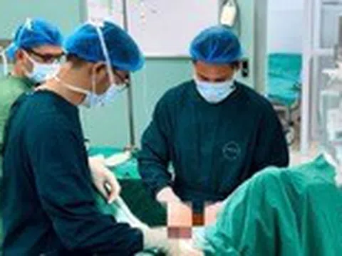 Từ vết ngứa nhỏ, người phụ nữ phải tháo bỏ ngón tay vì nhiễm trùng