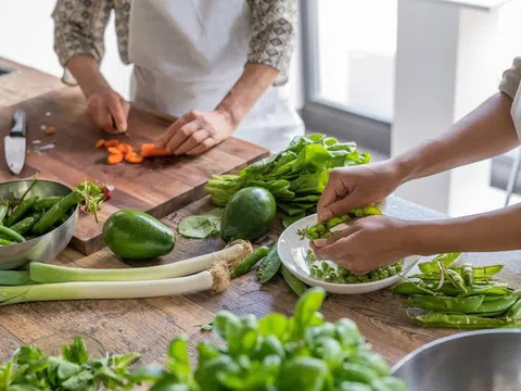 Nên hấp hay luộc rau củ?