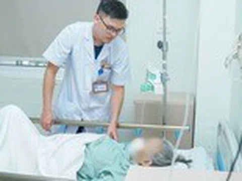 Tự dùng thuốc giảm đau cột sống, bị thủng dạ dày tá tràng phải mổ cấp cứu