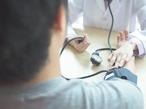 Huyết áp cao khi trời lạnh phải làm sao?