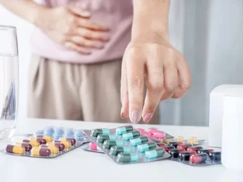 Thủng dạ dày vì một thói quen nhiều người hay làm khi đau