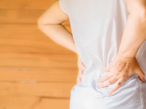 Chữa táo bón sai cách, người phụ nữ suy thận