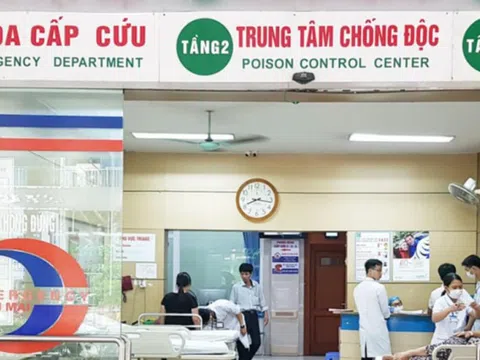 Báo cáo nhanh vụ 2 người tử vong, 15 người vào viện sau khi ăn tiệc ở Hà Nội
