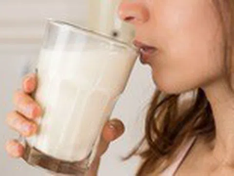 Uống sữa hằng ngày có thể giảm nguy cơ ung thư ruột lên đến 14%