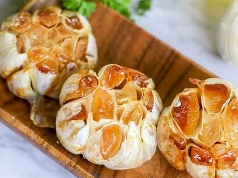 5 lợi ích của tỏi nướng trong mùa đông